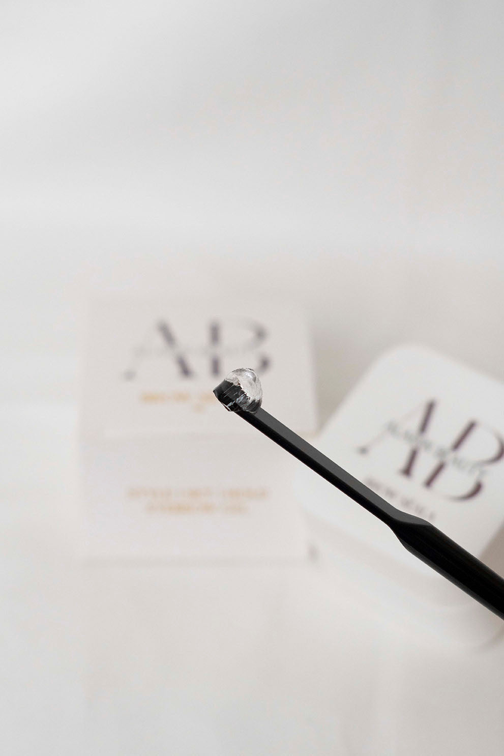 Brow Séala & applicator brush