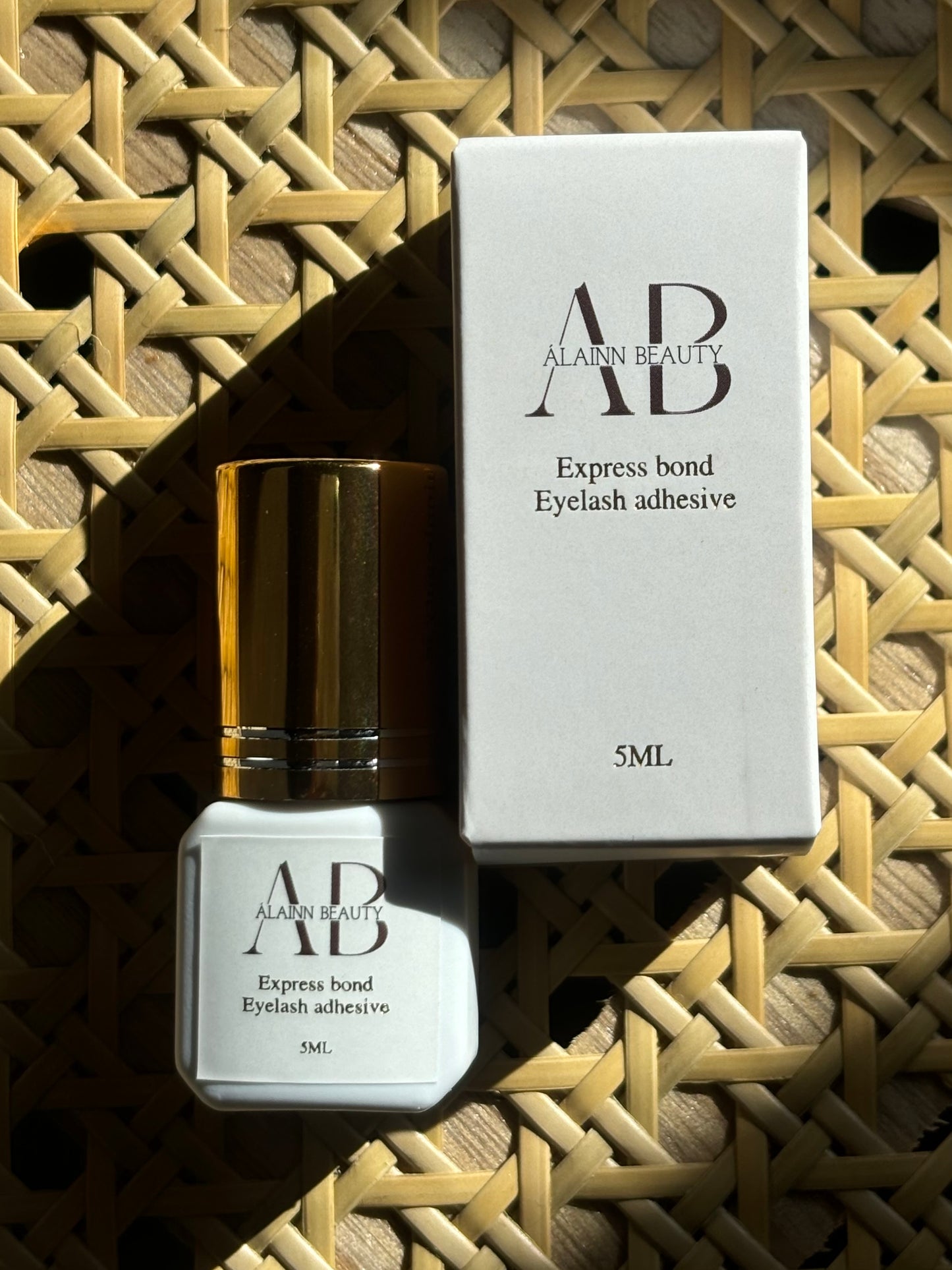 Express adhesive 0.3second glue